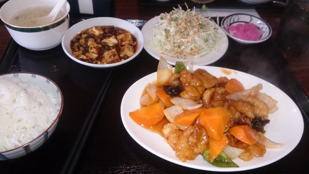 華縁エビチリ定食
