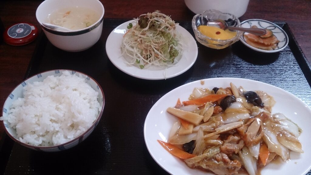 華縁日替わり鳥から揚げと野菜の炒め物