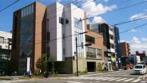 まといビル交差点